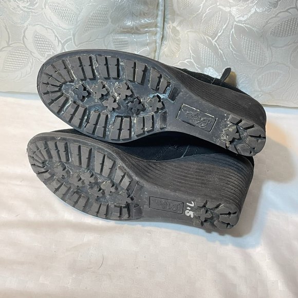 Fergie Trace Wedge Ankle Boots - Picture 9 of 10